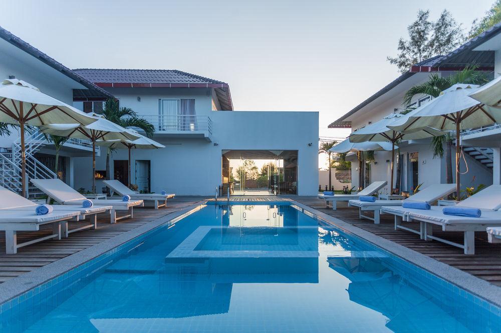 Golden River Resort سيهانوكفيل المظهر الخارجي الصورة