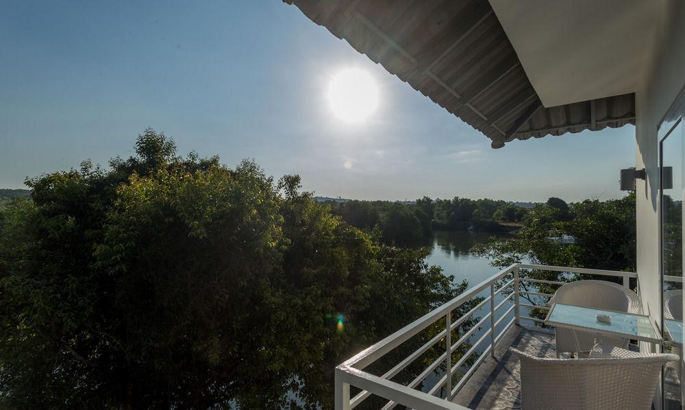 Golden River Resort سيهانوكفيل المظهر الخارجي الصورة